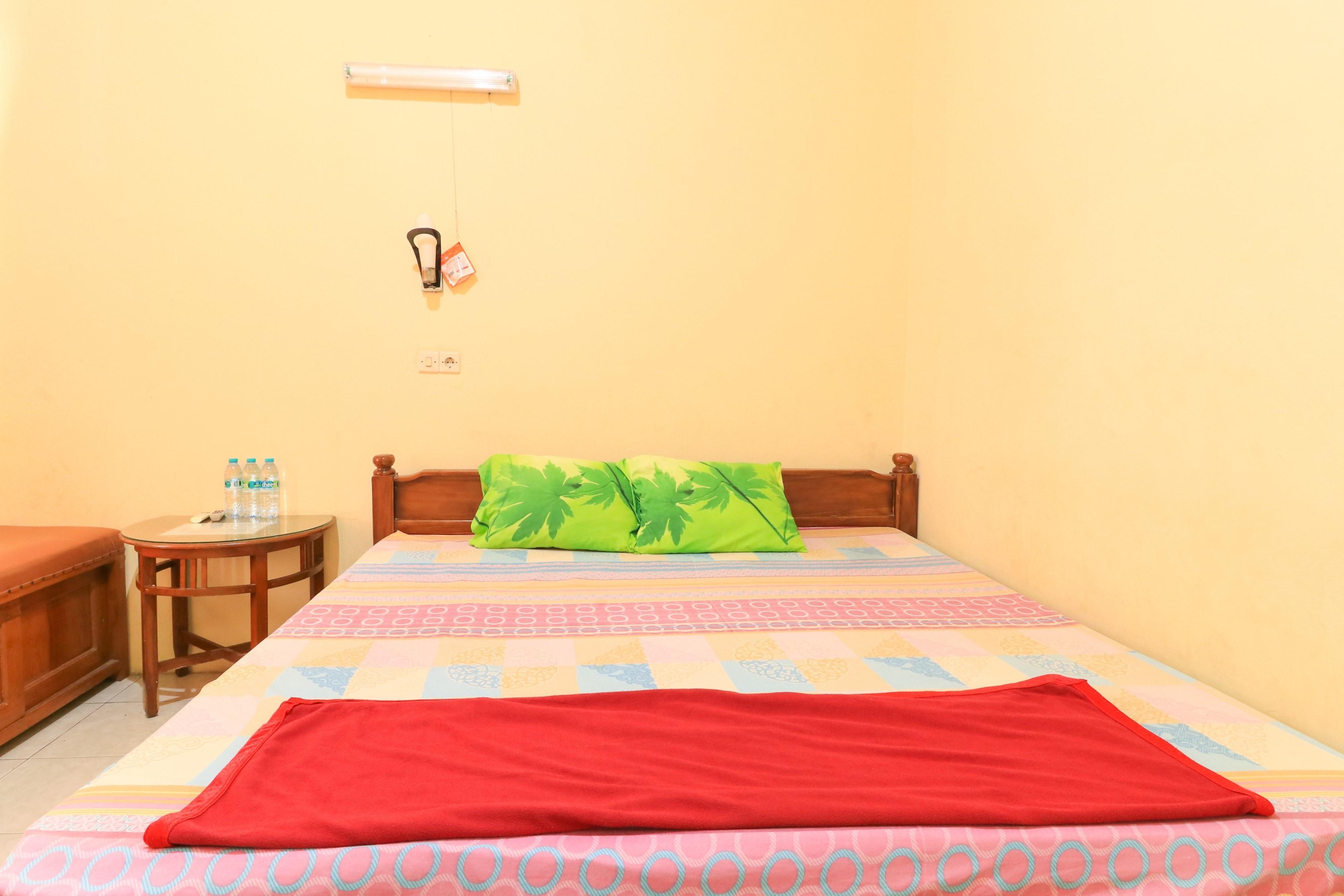 Penginapan Pondok Rizqi Syariah Brebek Exterior photo