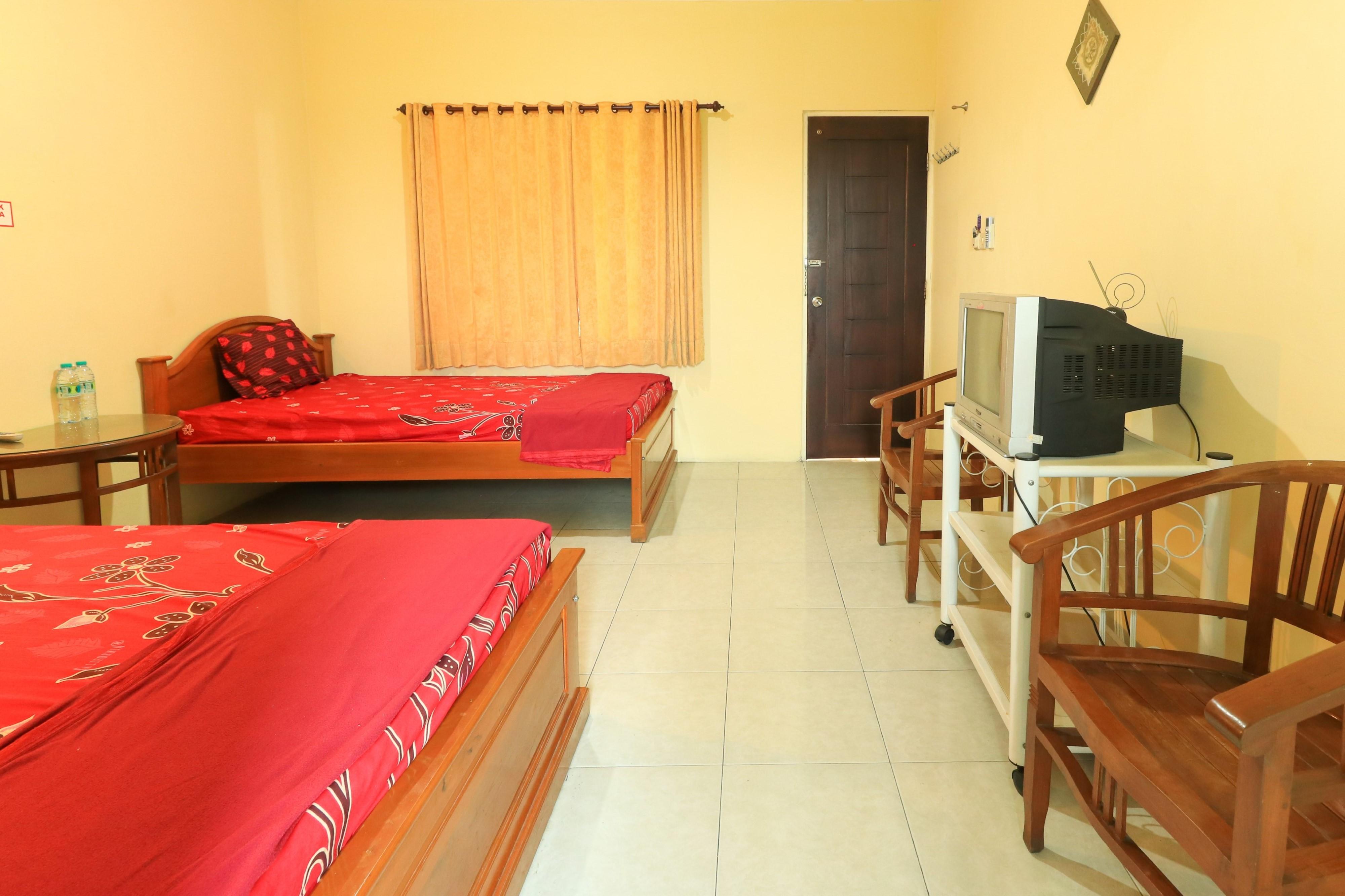 Penginapan Pondok Rizqi Syariah Brebek Exterior photo